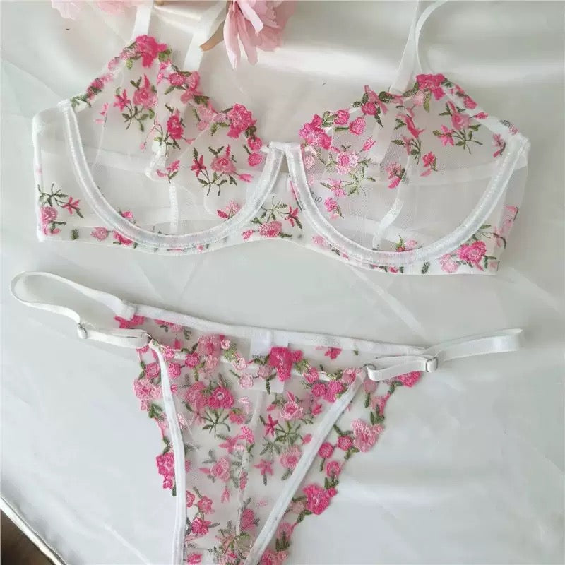 Floral embroidery lingerie set