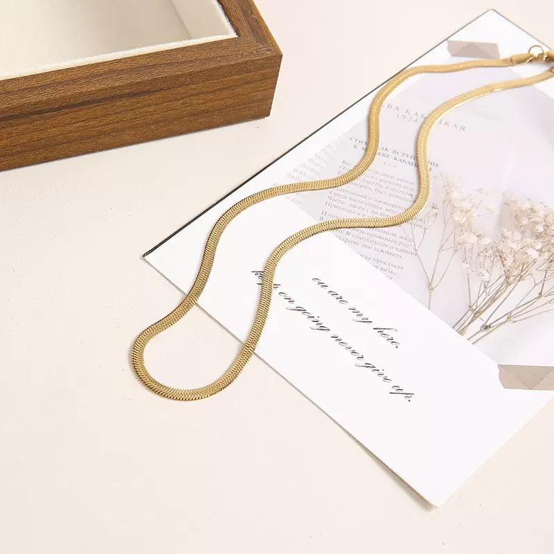Simple stainless steel necklace