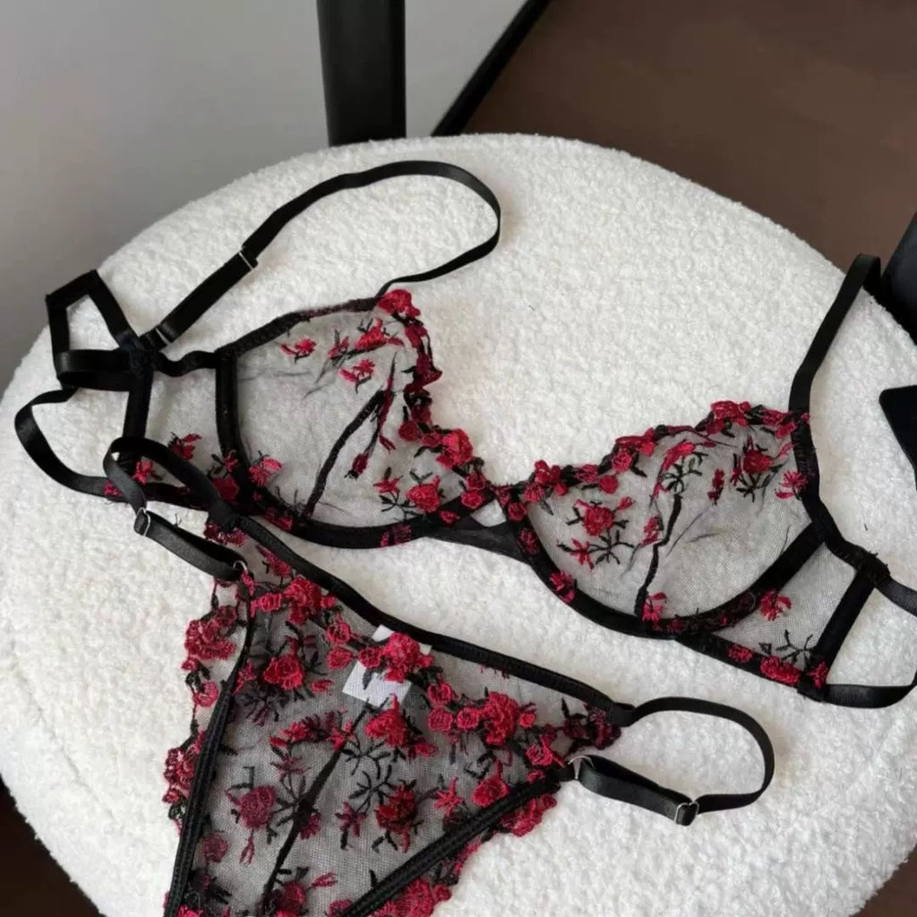Floral embroidery lingerie set
