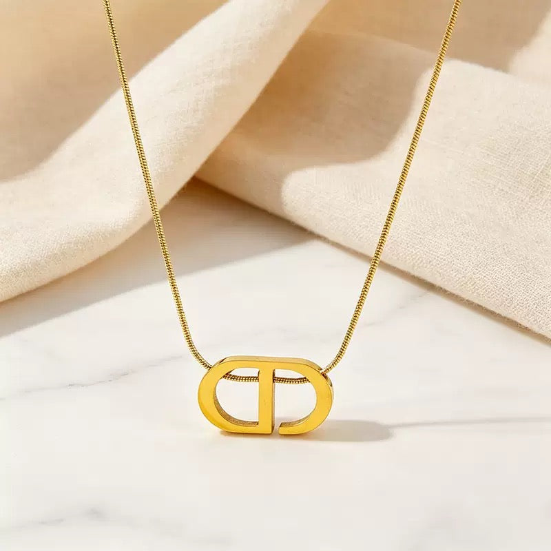 Elegant CD necklace