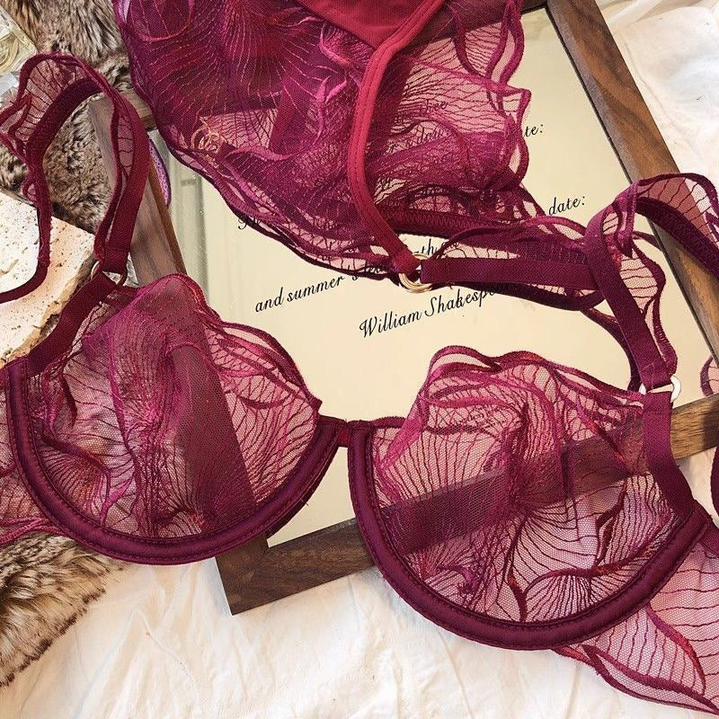 Lina French lace lingerie set