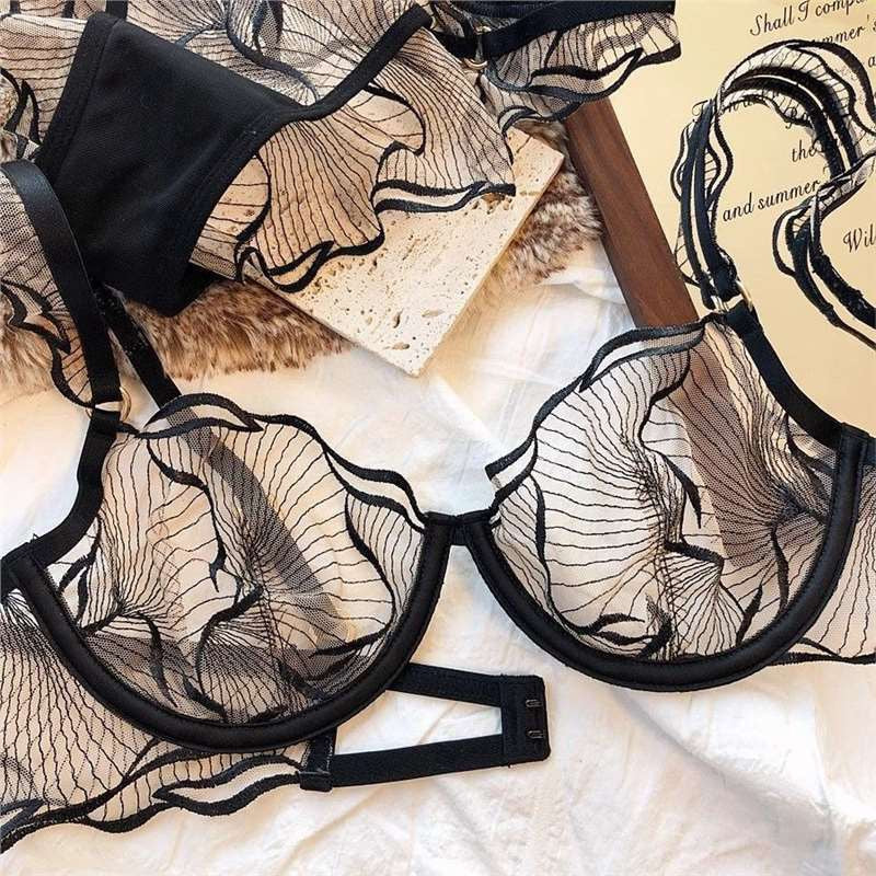 Kila  French ruffled lingerie set