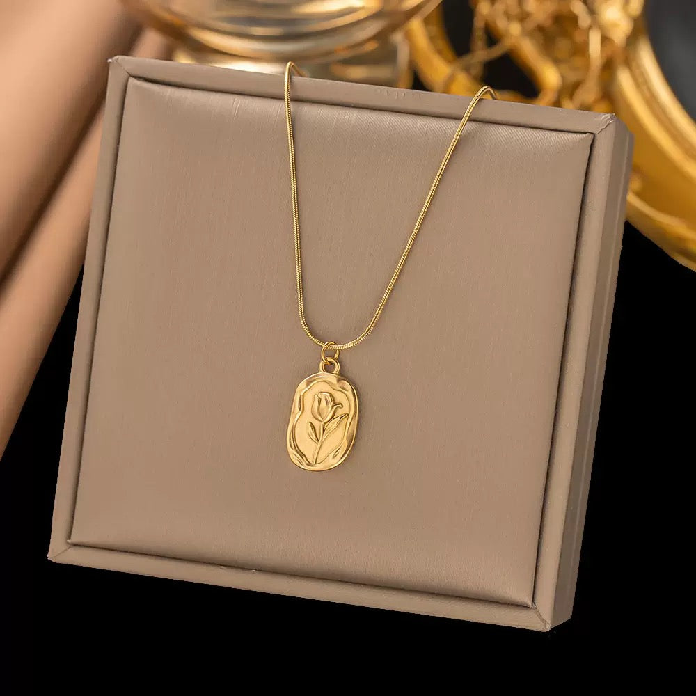 French Vintage necklace