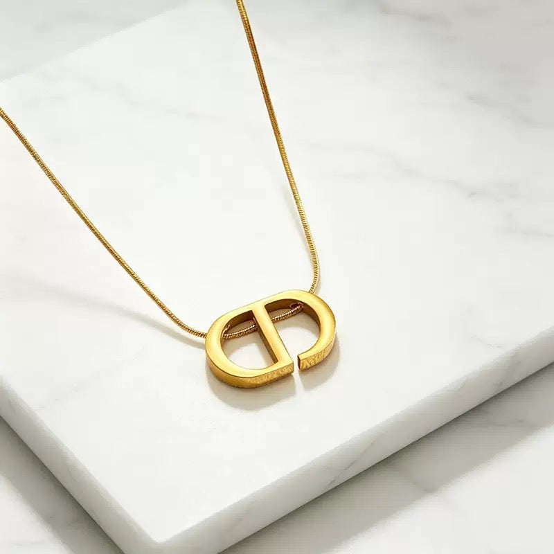 Elegant CD necklace