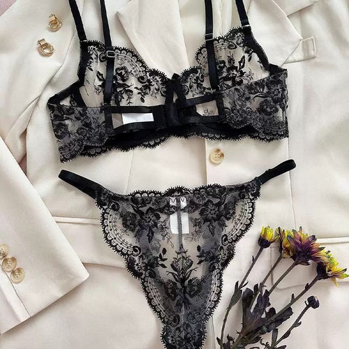 Black lace lingerie set