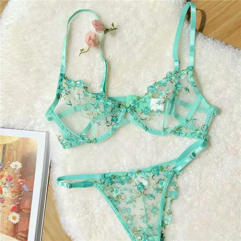 Floral embroidery lingerie set