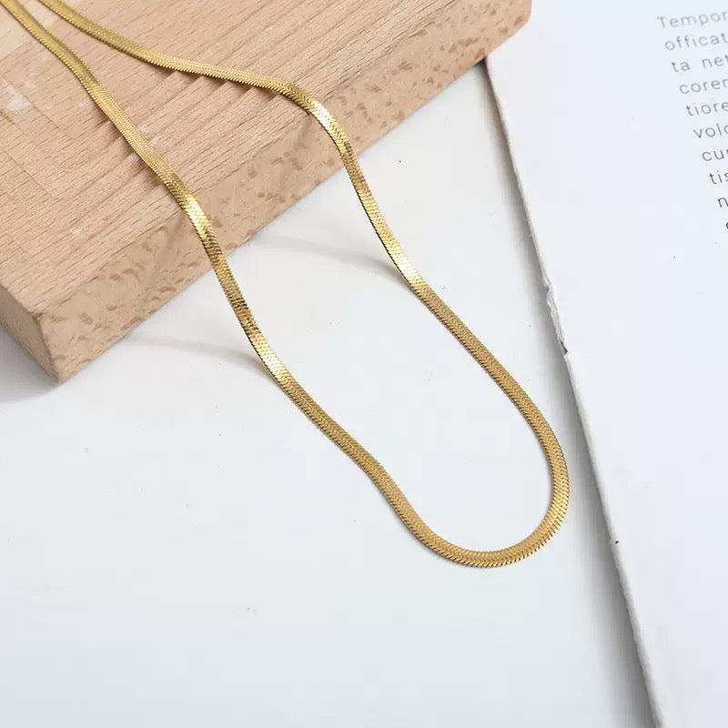 Simple stainless steel necklace