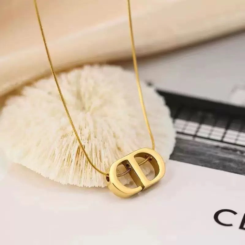 Elegant CD necklace