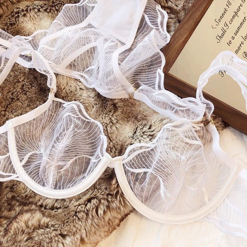 Lola French ruffled lingerie set