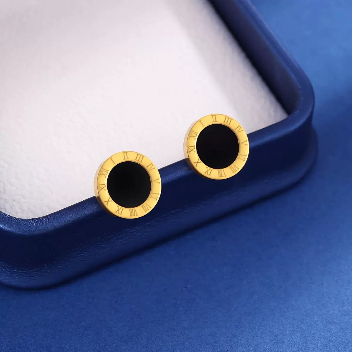 Elegant Gold earrings